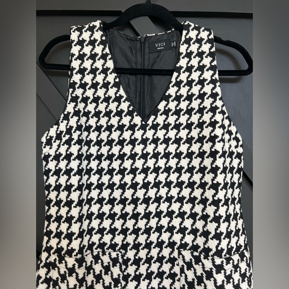 VICI Haydie Tweed Houndstooth Mini Dress, Size Small - Picture 7 of 12